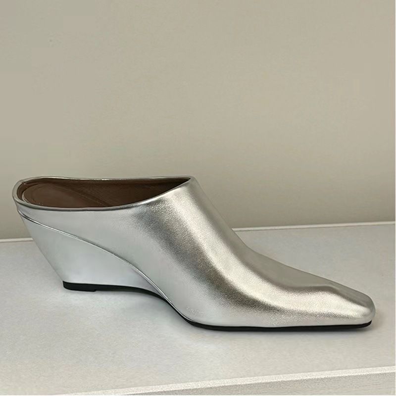 Νέες γυναικείες παντόφλες Baotou με κεκλιμένο τακούνι για άνοιξη/καλοκαίρι 2024, μοντέρνες, με μοναδικό σχεδιασμό, ψηλοτάκουνα ενός βήματος_voghion.com