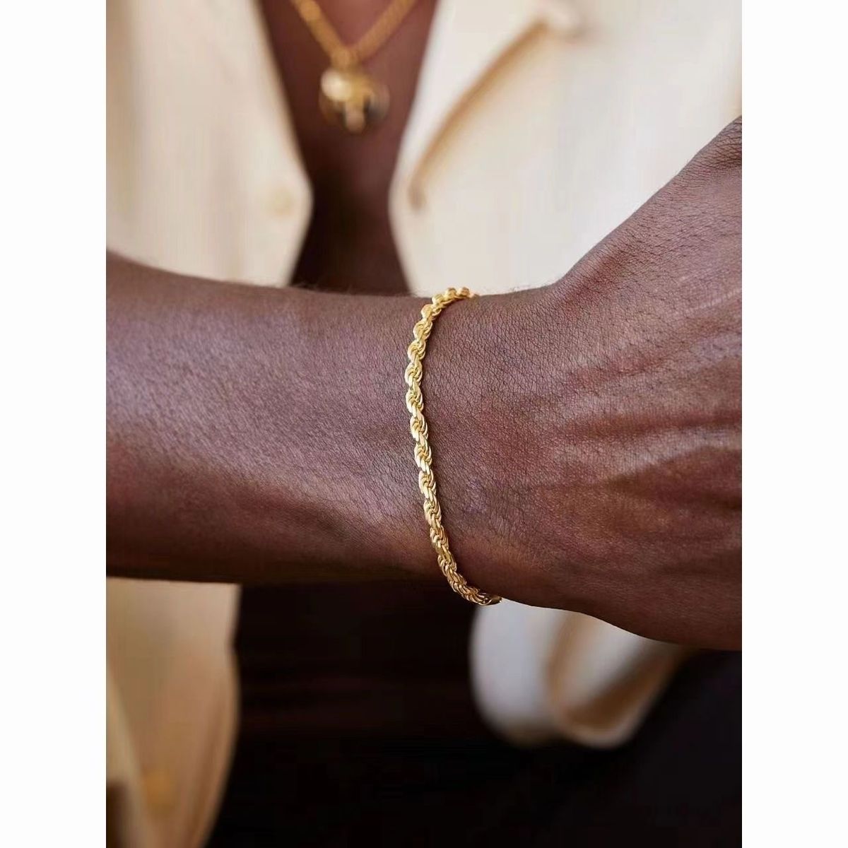 Bracciale in acciaio al titanio versatile e alla moda, alla moda, con intreccio in oro cubano, di alta qualità, per uomo_voghion.com