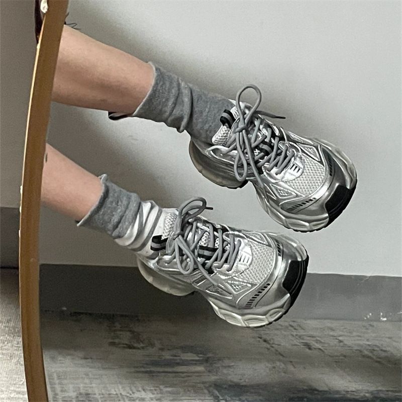 Sneakers da donna grigio argento 2025 autunno e inverno multifunzionali, alte e spesse, alla moda, versatili, comode e leggere_voghion.com