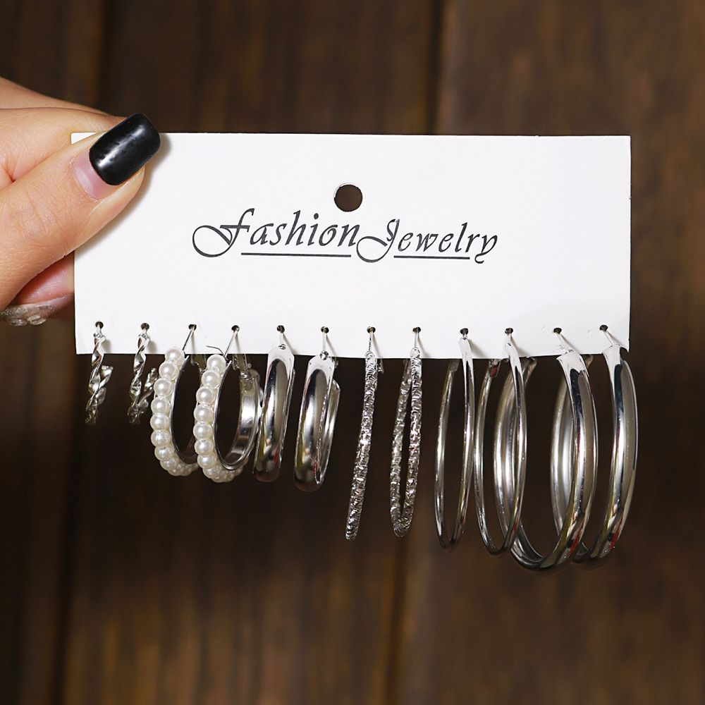 Orecchini a cerchio con perle a forma di C vintage più venduti per donna, set di orecchini a bottone in metallo geometrico creativo, set di 5 orecchini_voghion.com