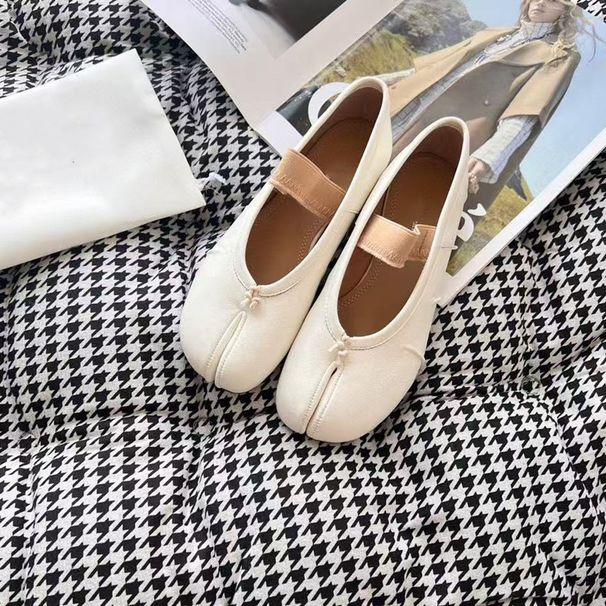 High-End-Hufeisen mit geteilter Zehenpartie 2025 Neue elastische Tabi-Ballettschuhe, flache Lederschuhe mit flacher Sohle für Damen_voghion.com