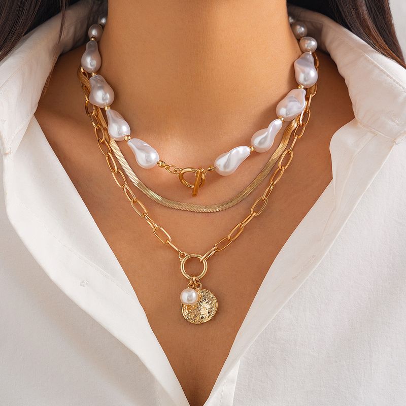 European And American Cross Border Jewelry Baroque Shaped Pearl Clavicle Necklace Retro Metal Disc Pendant Multi Layer Necklace_voghion.com