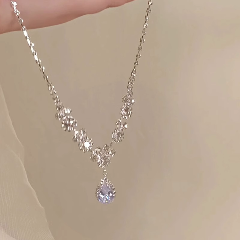 Super Flash Water Drop Necklace 2024 Explosion Exquisite Light Luxury High Sense Niche Collarbone Chain_voghion.com
