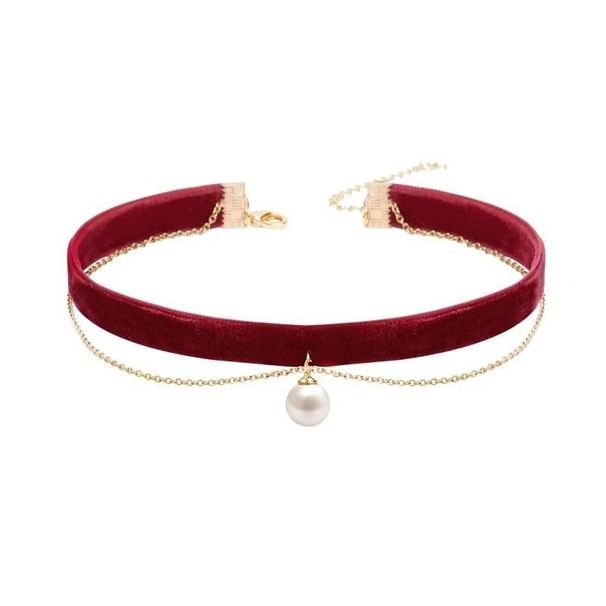 Collana con catena a forma di cuore rosso con perle e rosa, design di nicchia, accessori per abito da brindisi_voghion.com