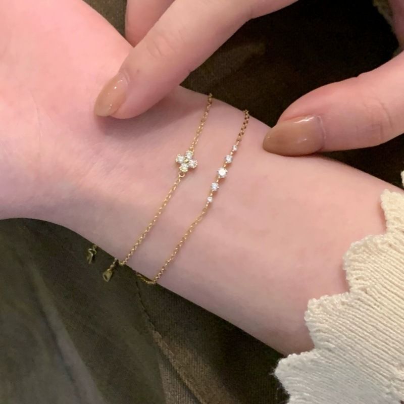 Bracciale da donna con quadrifoglio tempestato di diamanti, placcato in argento puro e oro 14 carati, Niche Light, moda di lusso minimalista_voghion.com