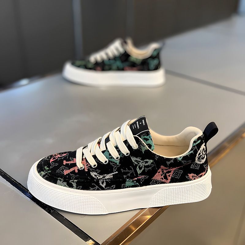 2024 Spring New European Breathable Super Handsome Men's Shoes with Soft Sole, Casual Versatile Board Shoes_voghion.com