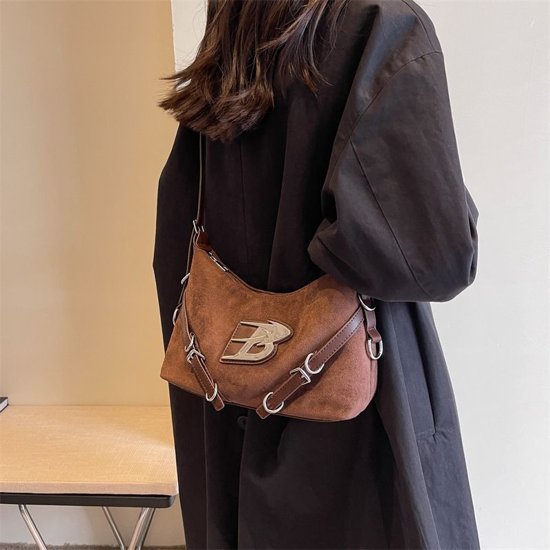 2023 neue Mode Wildleder Damen Mori süße Herbst und Winter kleine Freizeit Eimer Tasche einfache Umhängetasche_voghion.com