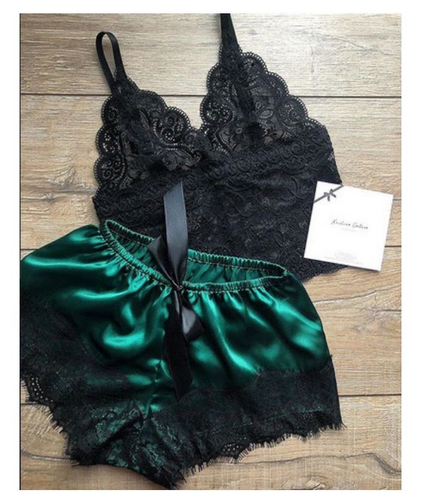 Completo intimo in pizzo trasparente – Spalline regolabili e sottoveste con spacco profondo e perizoma abbinato (rosso/nero/rosa/verde/marrone/viola, S-XXL)_voghion.com