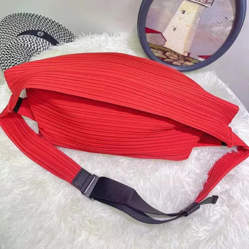 GVUW Modische, plissierte Messenger-Tasche für Damen, einfarbig, vielseitig, lässig, für den Außenbereich, Urlaubstasche, Simplicity 2024, 32C1131_voghion.com