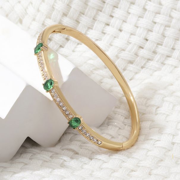 2025 neues Smaragd-Zirkon-Armband, Nischendesign, modischer High-End-Schmuck für Frauen_voghion.com