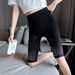 Damenbekleidung modale Oberbekleidung, dünn, hohe Elastizität, schmale Passform, dicke mm, schwarze Fünf-Punkt-Shorts_voghion.com