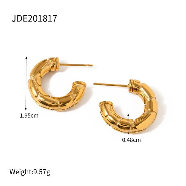 Anello di celebrità di Internet INS in oro inossidabile con motivo a serpente in rilievo, spesso orecchino a forma di C con supporto a T in acciaio al titanio_voghion.com