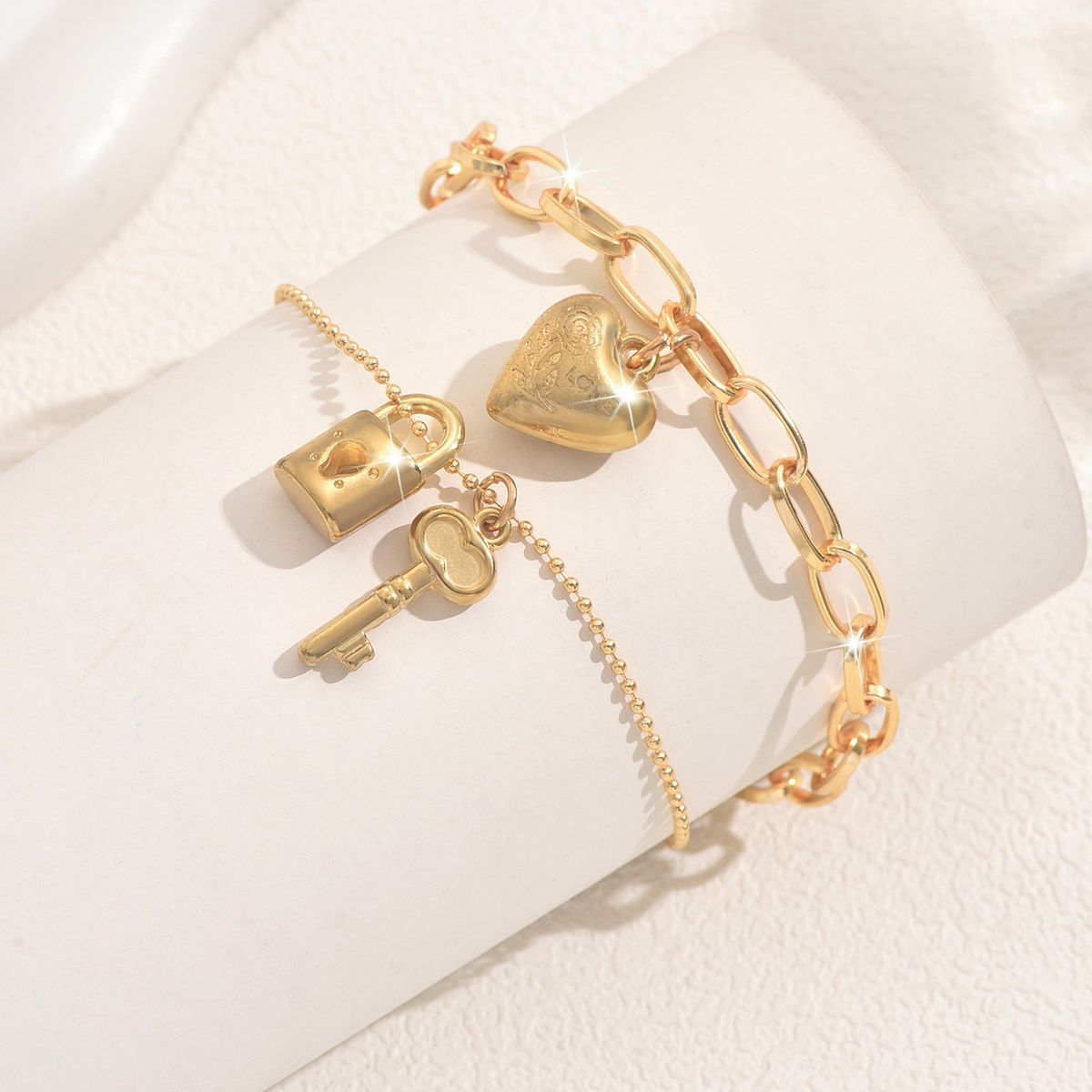 Unisex Jewelry Fashion Punk Style Hip Hop Bracelet For Women Ins Niche Design Love Key Pendant Personality Chain Simple Bracelet_voghion.com