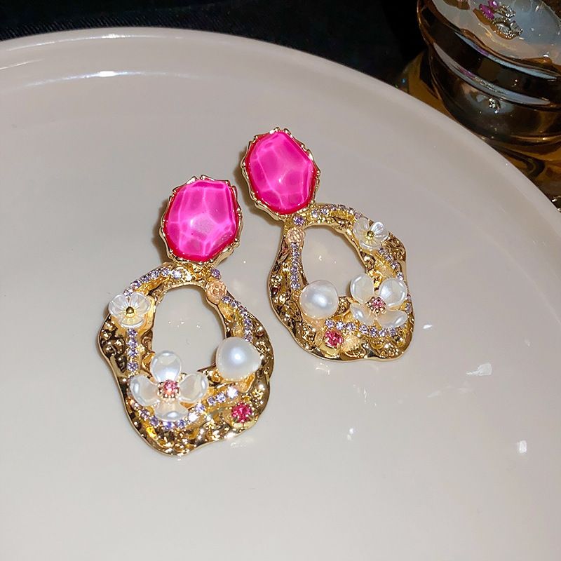 Orecchini quadrati in argento con diamanti, fiori e perle plissettati e cavi_voghion.com