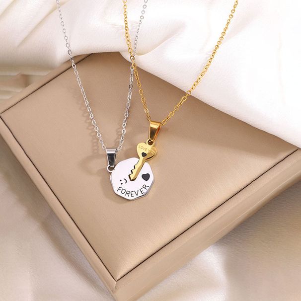 Unisex Bijouen Moud Personaliséiert einfach Design Halskette Titan Stol Net-Verblend Fra Englesch Smiley Häerz Schlëssel Koppel Net-Verblend Halskette_voghion.com