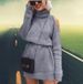 Maglione da donna di media lunghezza con collo alto e abito maglione sexy in tinta unita con spalle scoperte_voghion.com