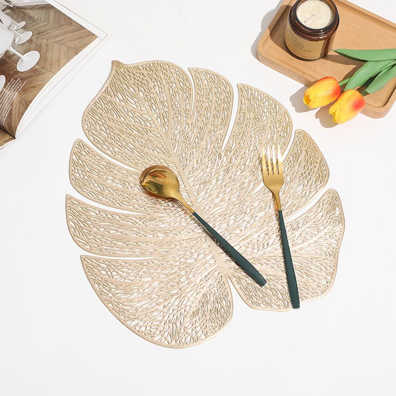 Monstera Leaf PVC Placemats - Gold-Foiled Heat-Resistant Table Mats (Stylish & Functional For Restaurants Hotels & Home Dining Decor)​_voghion.com