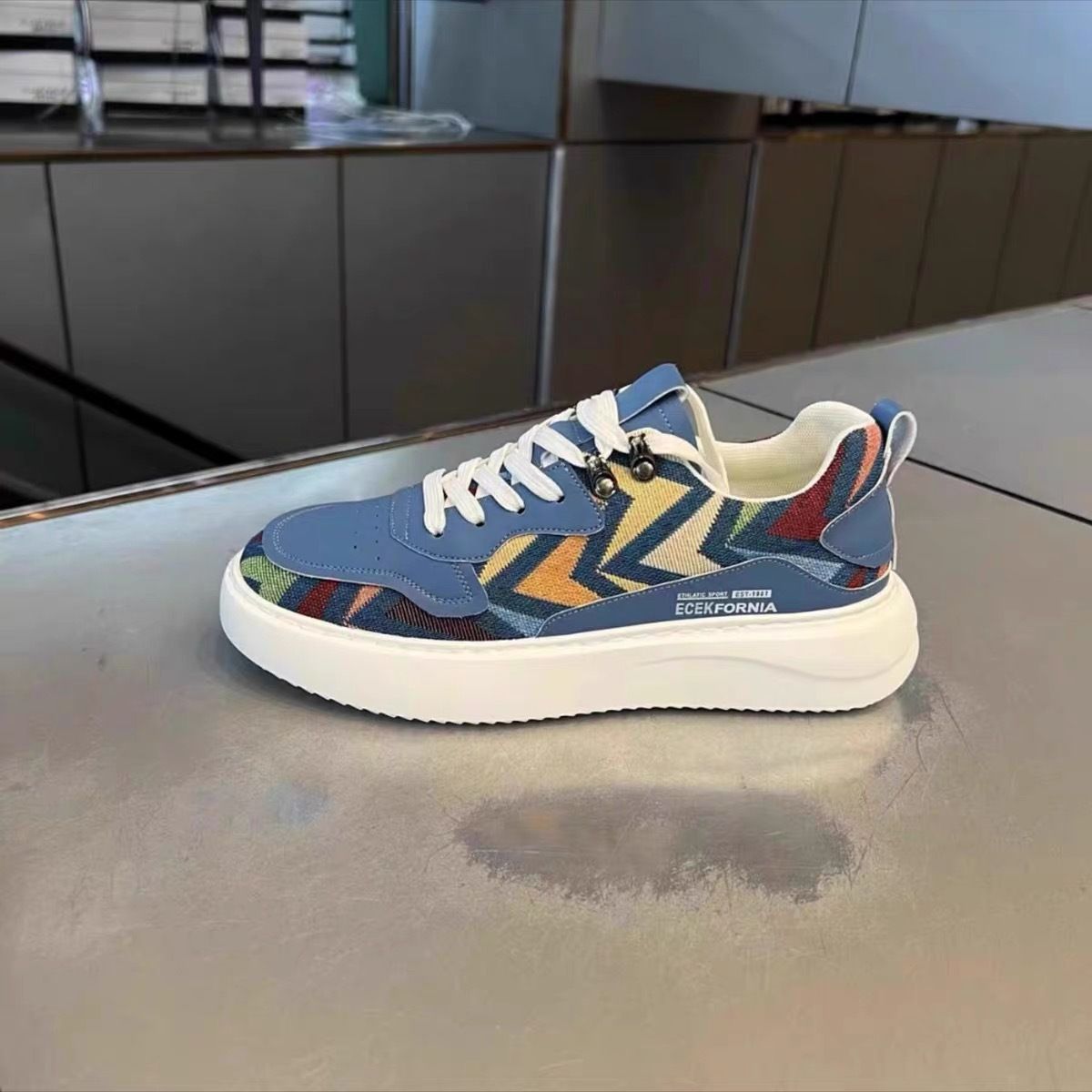 Scarpe da uomo estive nuove, in tessuto stampato con blocchi di colore, casual, sportive, alla moda, comode e leggere._voghion.com