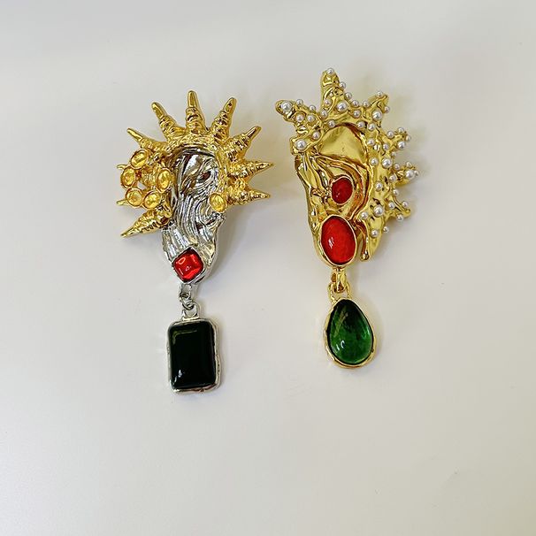 Heavy Craft Design Sense Artistic Ear Crown Inlaid Diamond OT Buckle Necklace Fashion Light Luxury Clavicle Chain_voghion.com