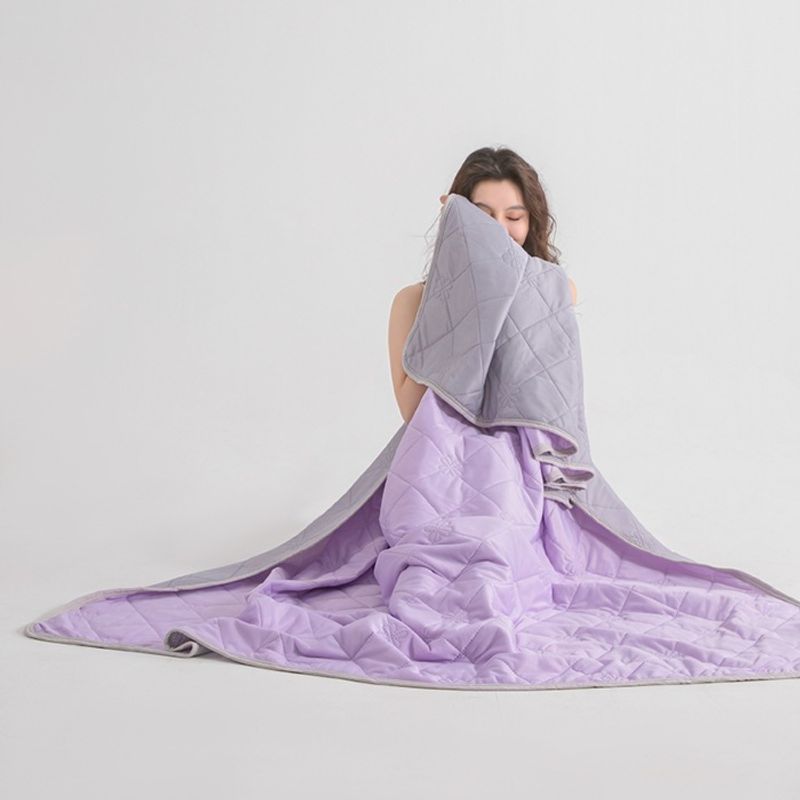 Couverture d'été rafraîchissante en soie - Imprimé crème glacée (légère, respirante, ultra-douce, idéale pour les pièces climatisées, lavable en machine, hypoallergénique)_voghion.com