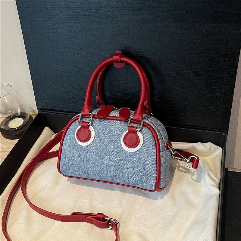 Elegante borsa da bowling a forma di conchiglia da donna con cuciture a contrasto, borsa a tracolla staccabile con ciondolo a stella per l'uso quotidiano_voghion.com