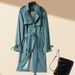 „Übergroßer Trenchcoat für Damen – Knielanger Mantel im britischen Stil mit kariertem Futter (Khaki/Marineblau/Rot, S-4XL, Petite-Friendly Tailoring)“_voghion.com
