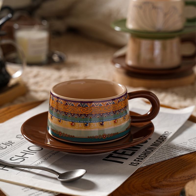 Euroopa eksootilises stiilis kohvitass, kerge luksus, tunne, kõrge esteetilise väärtusega keraamiline, nišipeen tass ja taldrik_voghion.com