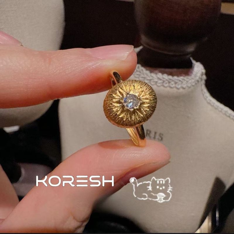 French Style Brilliant Zircon Ring Ancient Gold Brushed Star Pendant Necklace Set_voghion.com