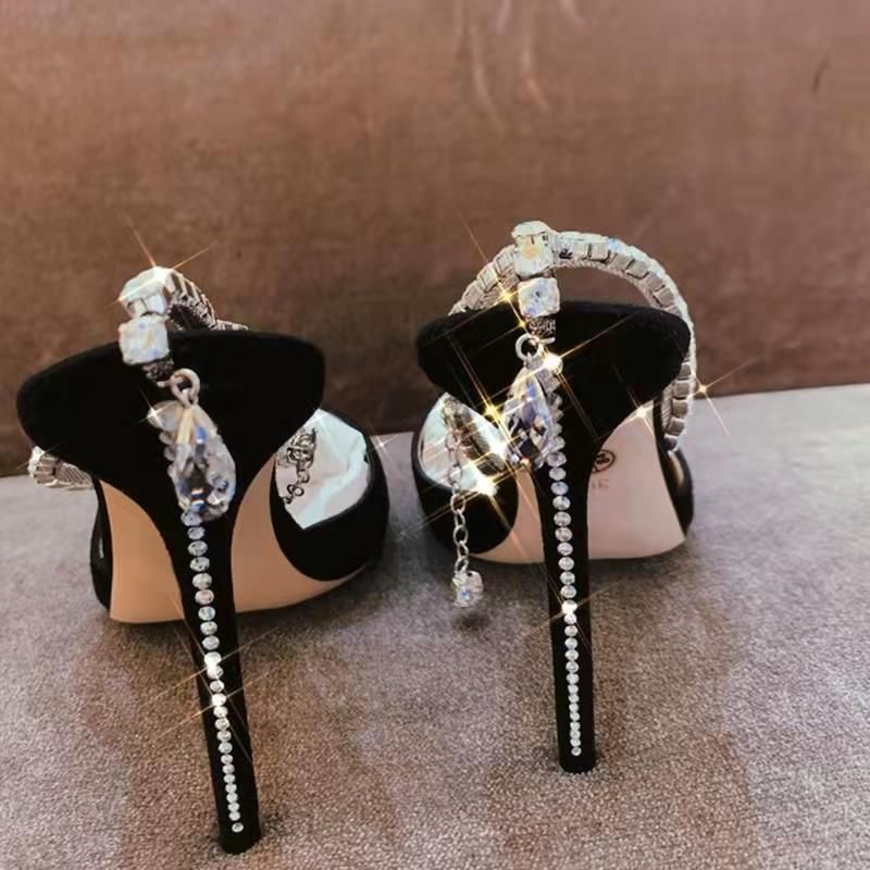 Jednořadé diamantové vysoké sandály 2022 nové letní a podzimní módní špičaté sexy řetízkové křišťálové boty na tenkém podpatku pro_voghion.com