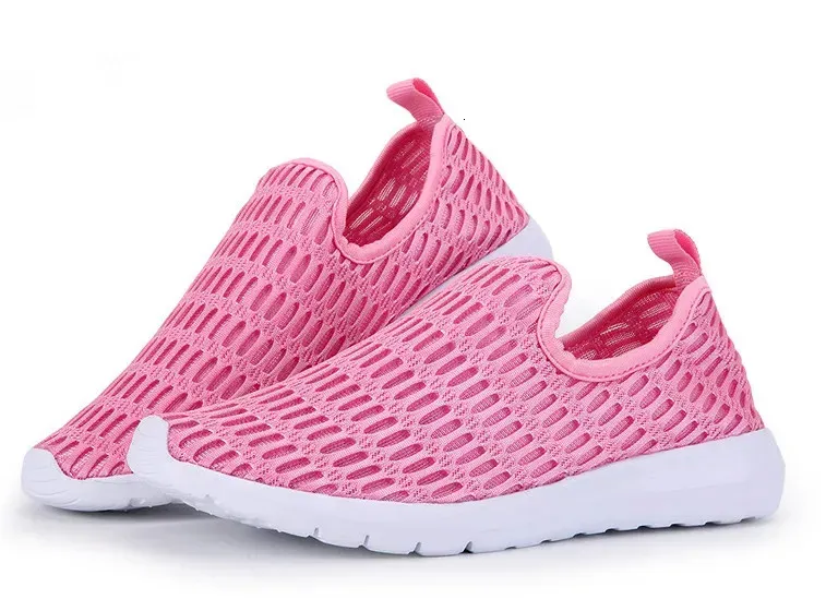 BEANNHUA Hollow Fabric Female Fly Net Air Sports And Leisure Increased Thick Soled Running Shoes 240708_voghion.com