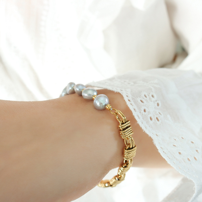 Bracciale in stile Hip Hop con catena in rame resistente alla luce e perle d'acqua dolce grigie, gioielli creativi per le donne_voghion.com