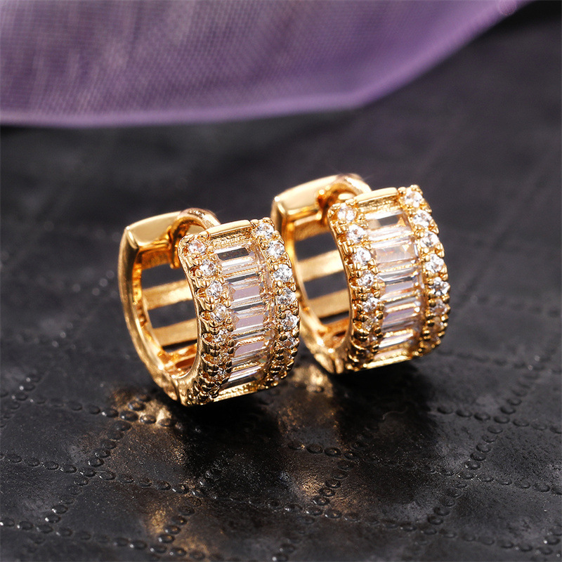 Fibbia per orecchio in zircone dal design alla moda, universale per uomo e donna_voghion.com