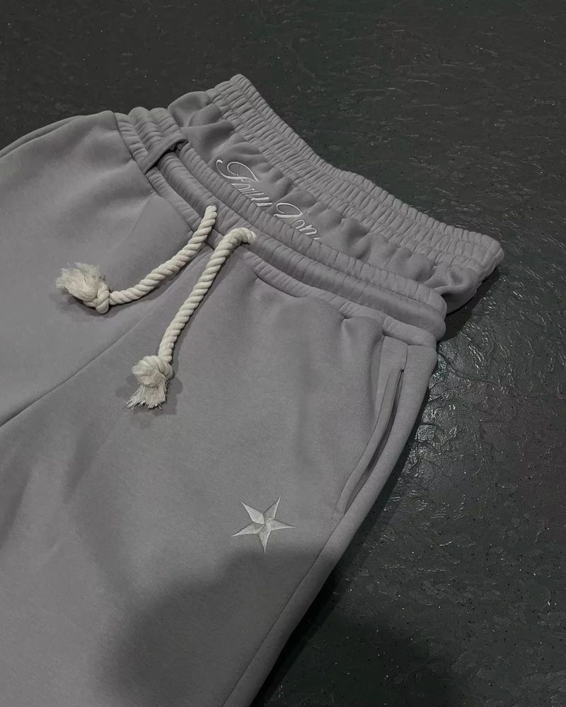 Herrenbekleidung Doppelbund Bestickte Jogginghose für Männer und Frauen Trendy High Street Hose Zweiteilige Hose Lockere Hose mit weitem Bein_voghion.com