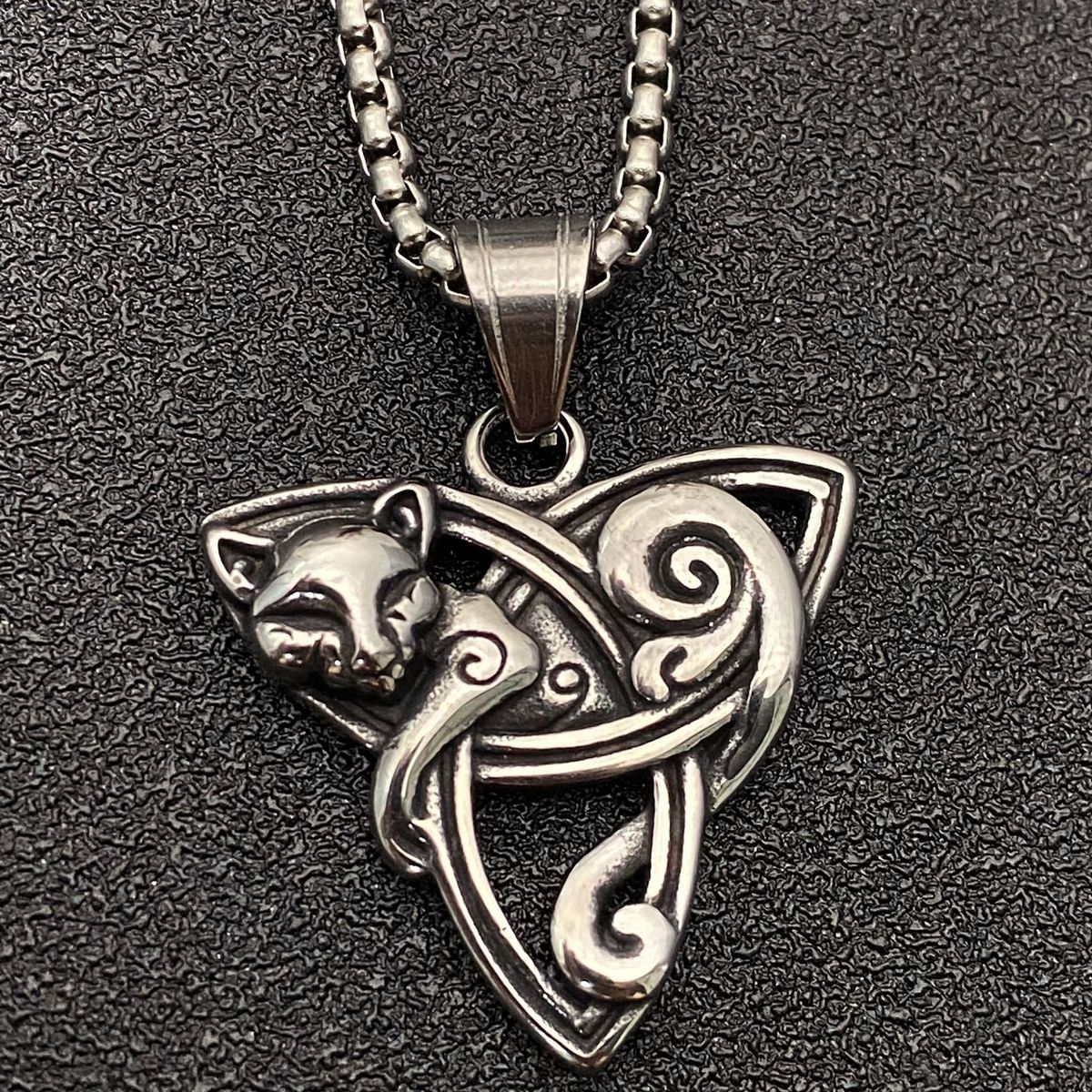 Collana con ciondolo a forma di gatto con nodo celtico Triquetra da donna, set di catene punk retrò vintage cool_voghion.com