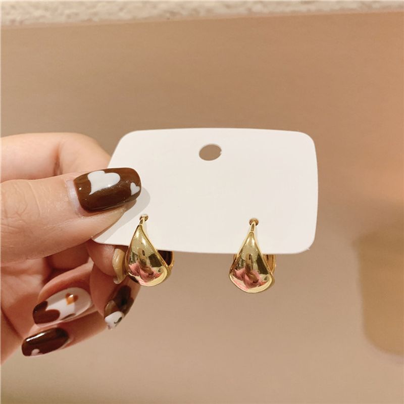 Niche design oval earrings for women style retro metal earrings Internet celebrity temperament ear buckles simple ear accessories_voghion.com