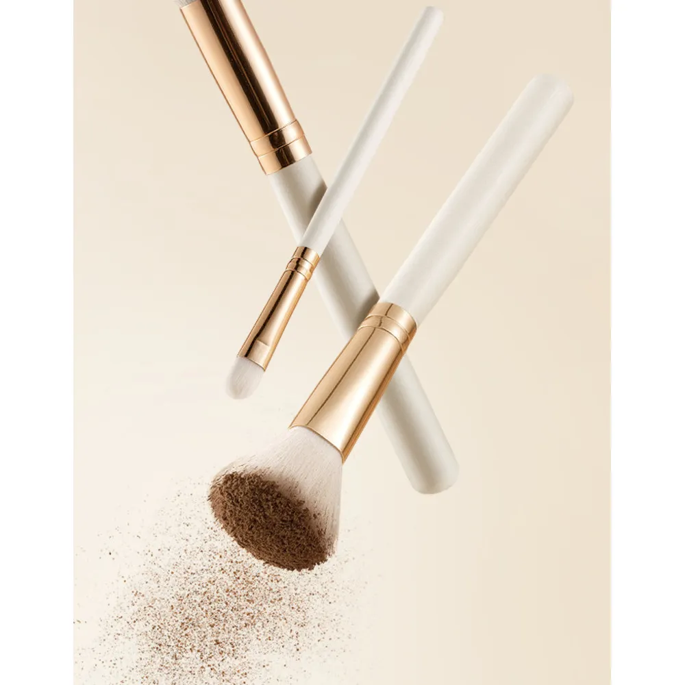 Chaque fois que vous rencontrez un rouge à lèvres qui brille de mille feux, la boîte de maquillage contient 520 cadeaux de Saint-Valentin à offrir à votre petite amie_voghion.com