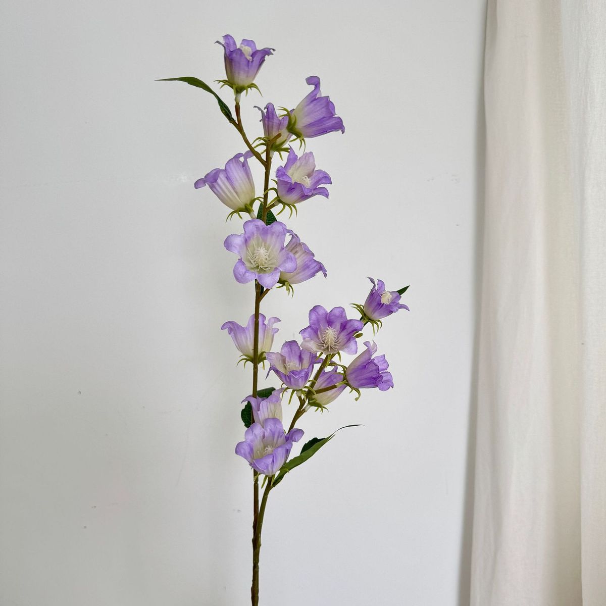 Fleurs artificielles de muguet à tige unique pour la décoration intérieure, les centres de table de mariage, les arrangements de table et les événements - Élégantes fleurs artificielles_voghion.com