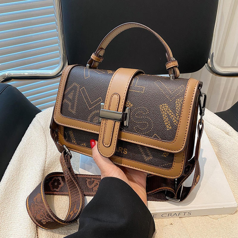 Borsa da donna Borsa a tracolla con lettera Texture moda 2023 Borsa da donna con tracolla larga di nuova tendenza_voghion.com
