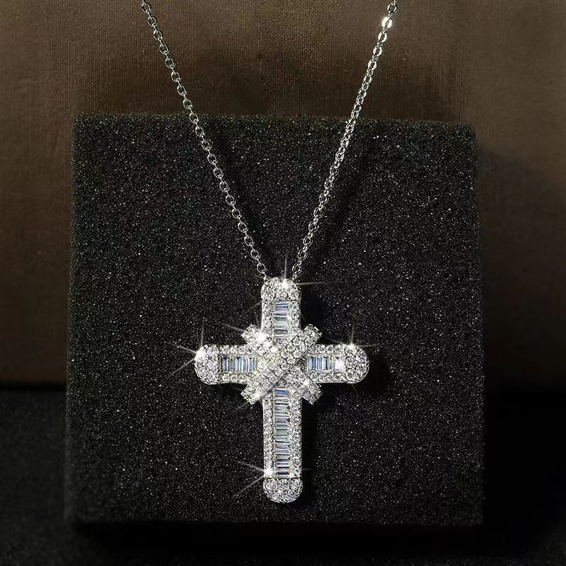 Collana con ciondolo a stella e doppia croce, squisita collana con micro intarsi in zircone_voghion.com