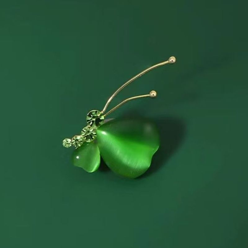 Neue Schmetterlingsbrosche, Anzug-Corsagen-Accessoires, Sinn für Design, Nischenmantel, Anti-Licht-Mode-Pin-Temperament, leichter Luxus_voghion.com