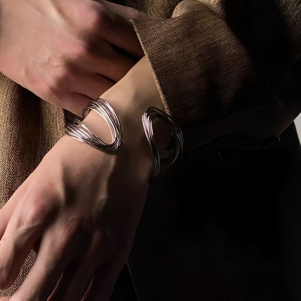 Air Cooled Light Wind Metal Line Multi-layer Winding Bracelet, Exaggerated And Simple Fashion Show Style Bracelet_voghion.com