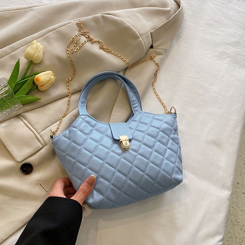 Borsa a mano alla moda di grande capacità 2024 Primavera/Estate Nuova borsa a tracolla con ricamo in filo Lingge, borsa tote da viaggio atmosferica_voghion.com