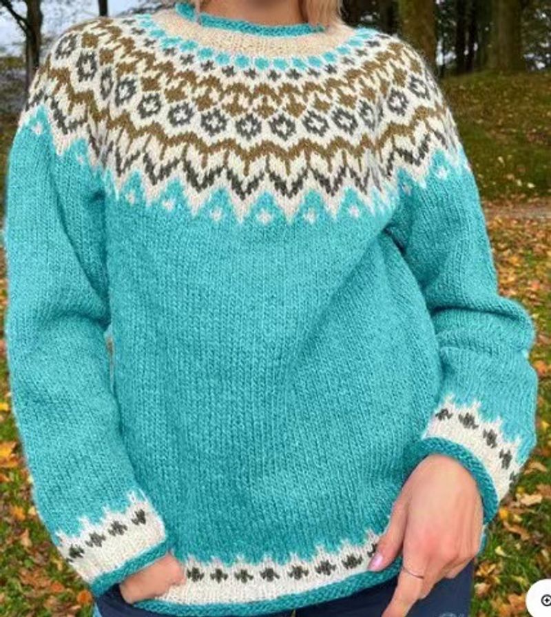​​Women's Stylish 3D Jacquard Knit Sweater - Loose Fit Round Neck Pullover With Color Block Design, Comfortable Polyester Blend_voghion.com