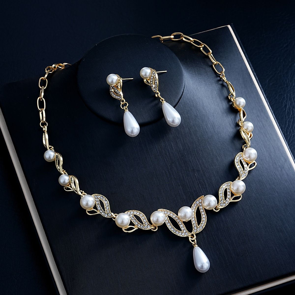 Wassertropfen Perlenkette Ohrringe Set Braut Hochzeit Accessoires Mode Temperament Zweiteiliges Set Damen Großhandel_voghion.com