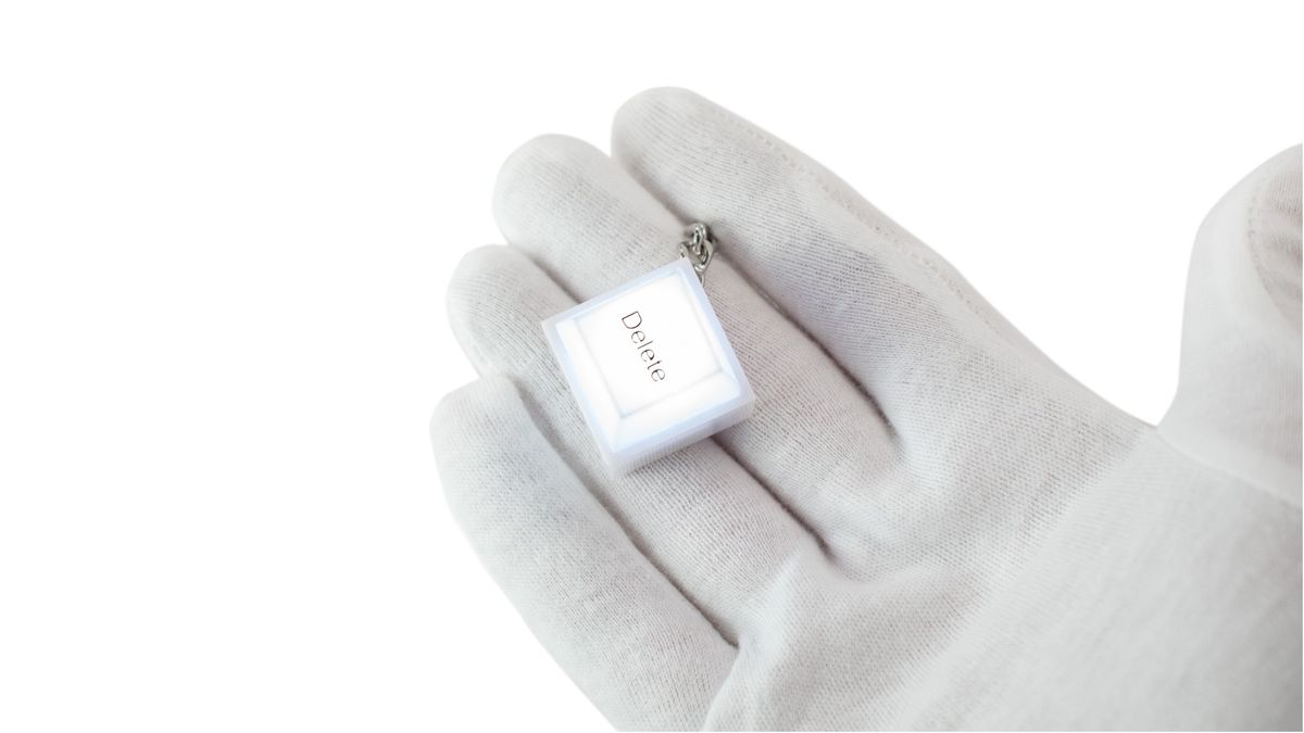 Delete Keyboard Button to Illuminate Your Way with Stainless Keychain_voghion.com