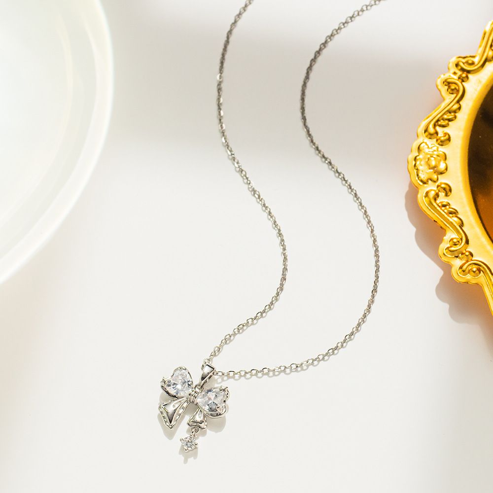 Butterfly Sparkling Diamond Necklace, Stainless Steel New Niche Design, Butterfly Zircon Pendant, Women's Cool Style_voghion.com