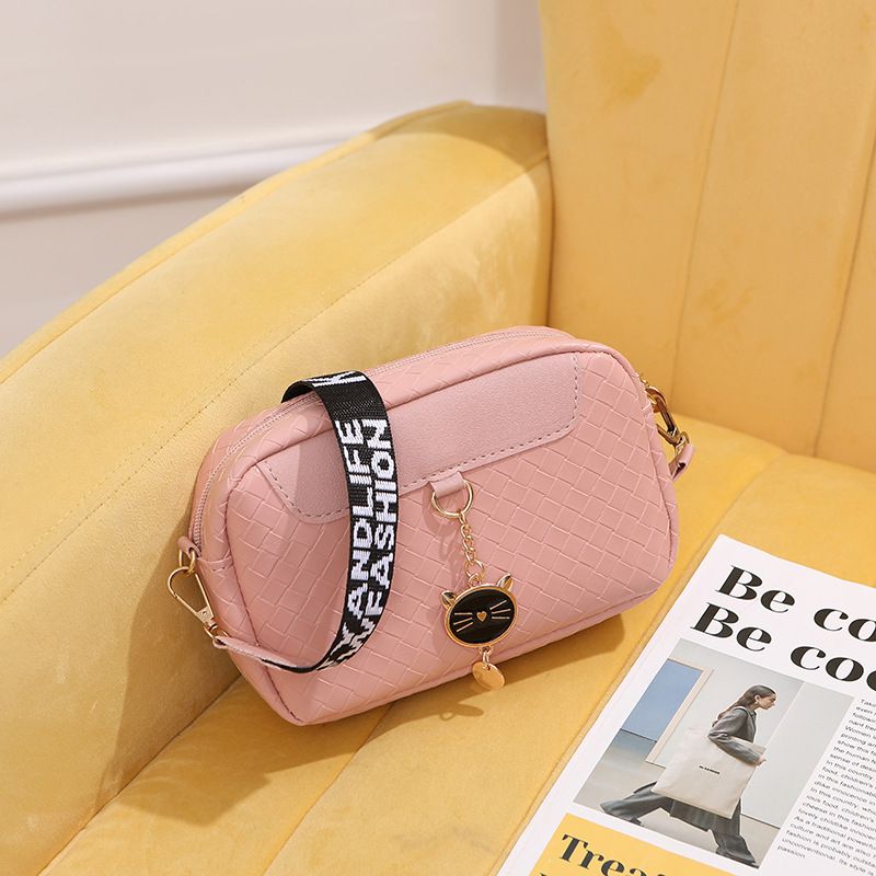 2024 New Women's Bag Fashion Impression Shell Bag Shoulder Bag Diagonal Cross Grid Pattern Cat Head Small Bag_voghion.com