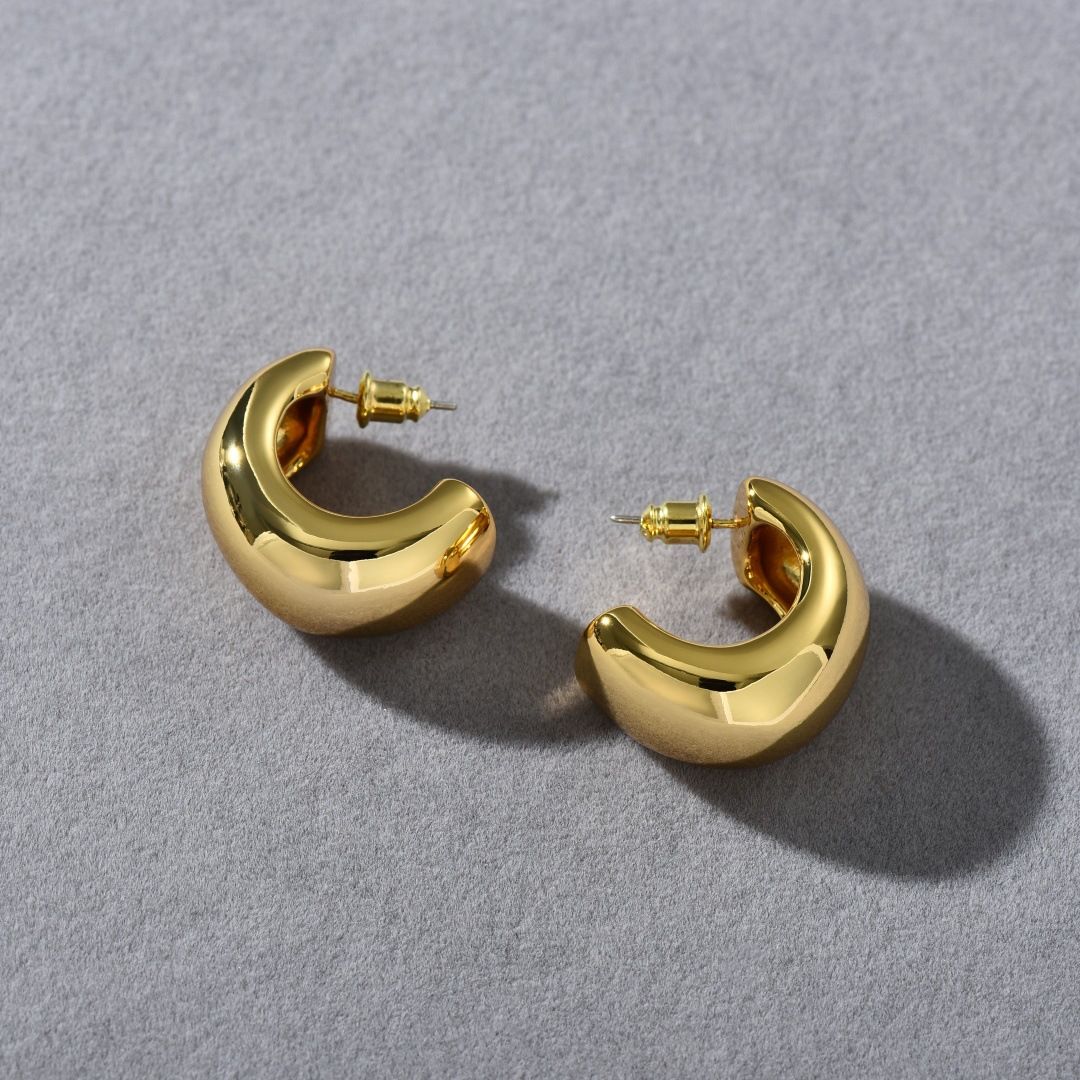 Orecchini a cerchio geometrici minimalisti a forma di C da donna, finitura liscia, borchie in argento S925, stile retrò chic, leggeri ed eleganti_voghion.com