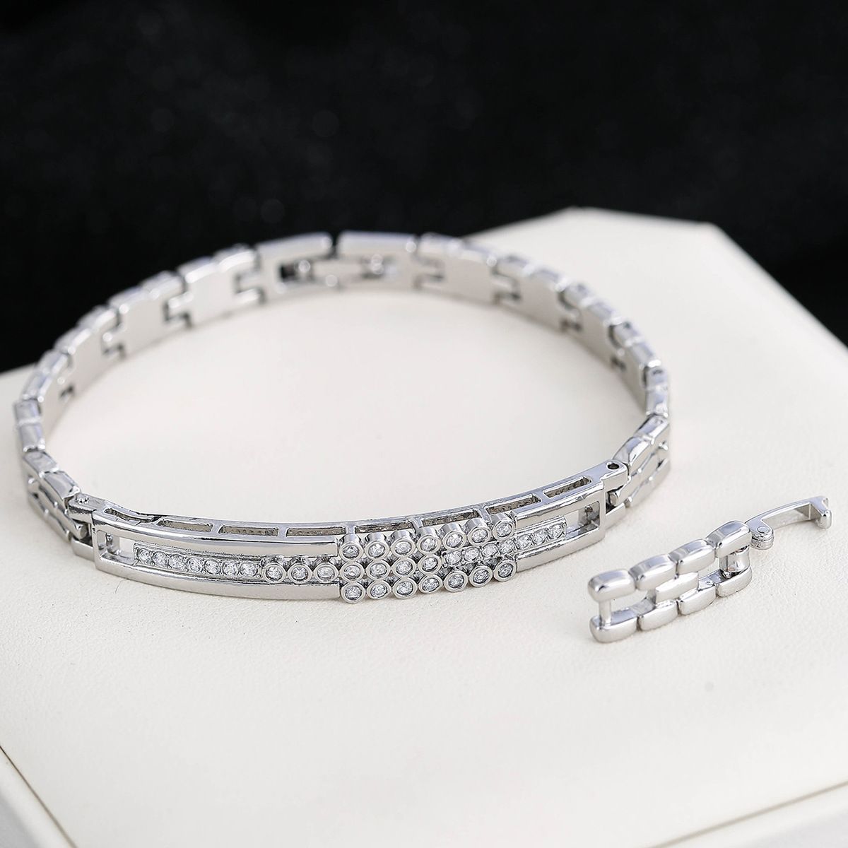 Bracelet simple et élégant en zircon micro-incrusté, bijou tendance et raffiné_voghion.com