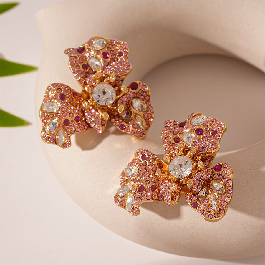 Orecchini a bottone in argento con petali tridimensionali incastonati con diamanti retrò, temperamento di lusso leggero alla moda, orecchini di alta gamma_voghion.com